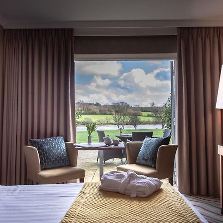 Lakeside Park Hotel & Spa Fishbourne  Extérieur photo