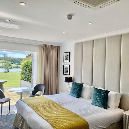 Lakeside Park Hotel & Spa Fishbourne  Extérieur photo