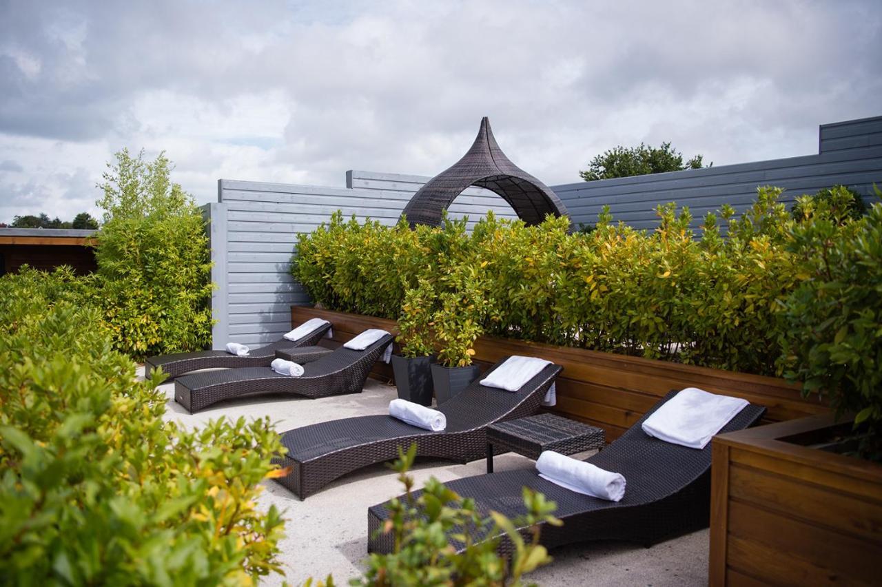 Lakeside Park Hotel & Spa Fishbourne  Extérieur photo