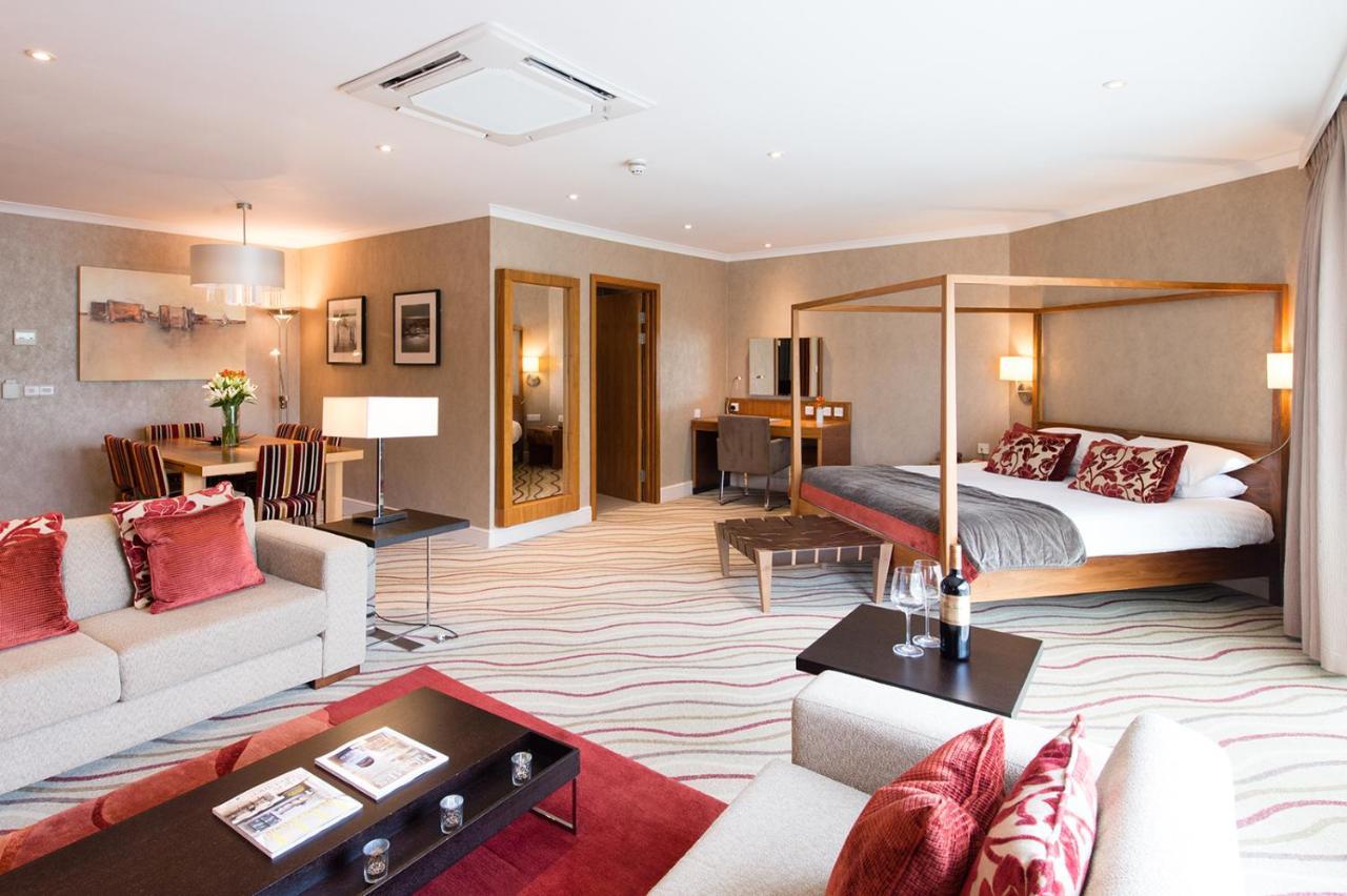 Lakeside Park Hotel & Spa Fishbourne  Extérieur photo