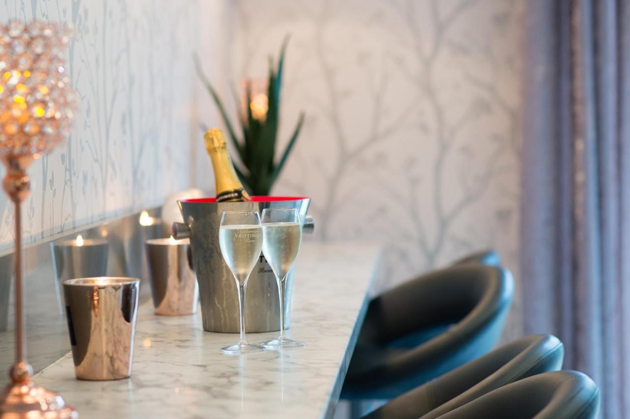 Lakeside Park Hotel & Spa Fishbourne  Extérieur photo
