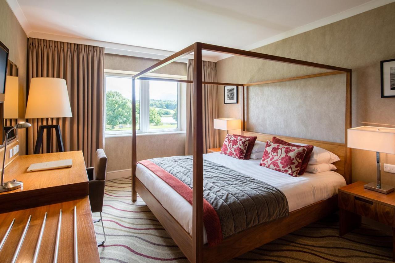 Lakeside Park Hotel & Spa Fishbourne  Extérieur photo