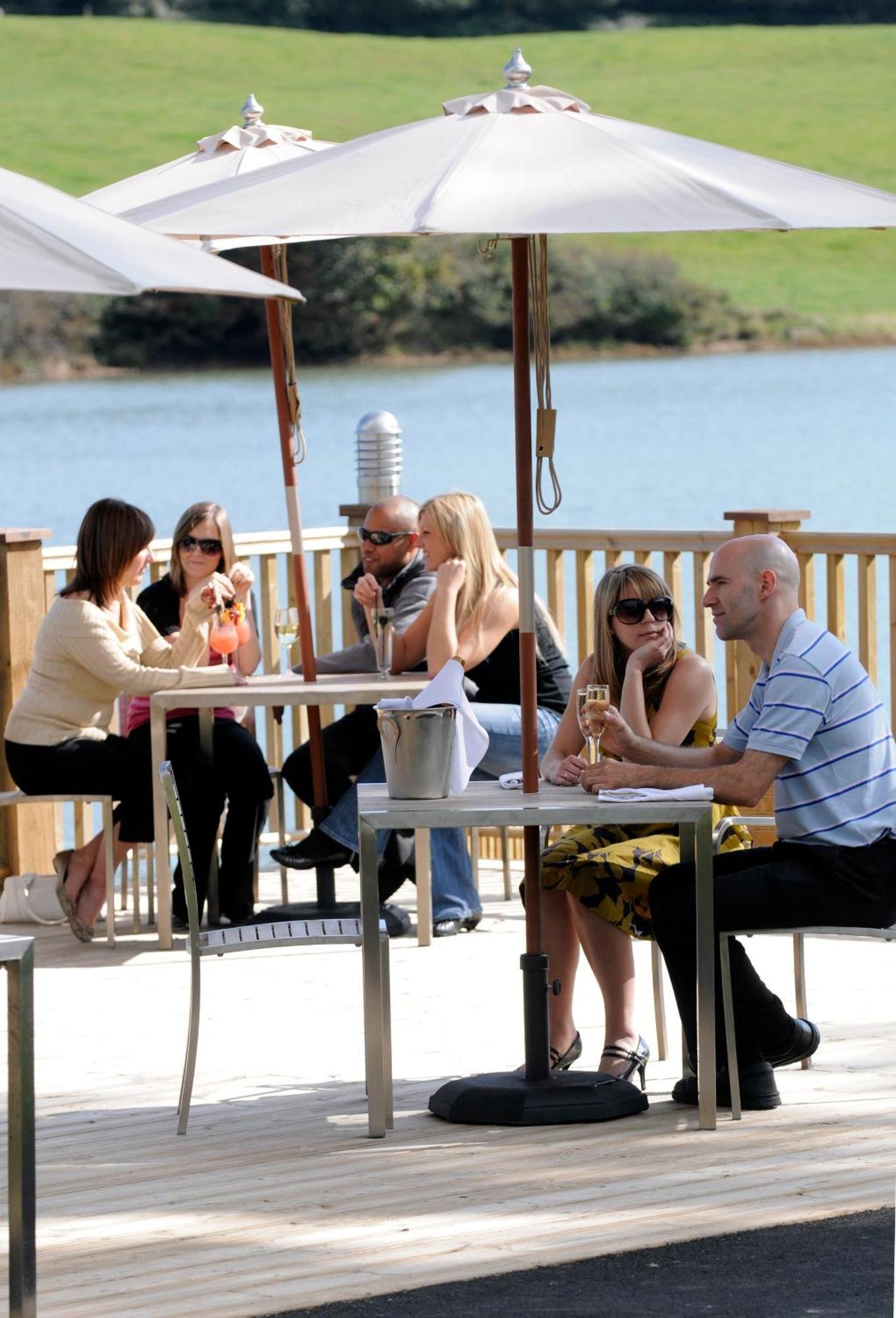 Lakeside Park Hotel & Spa Fishbourne  Extérieur photo